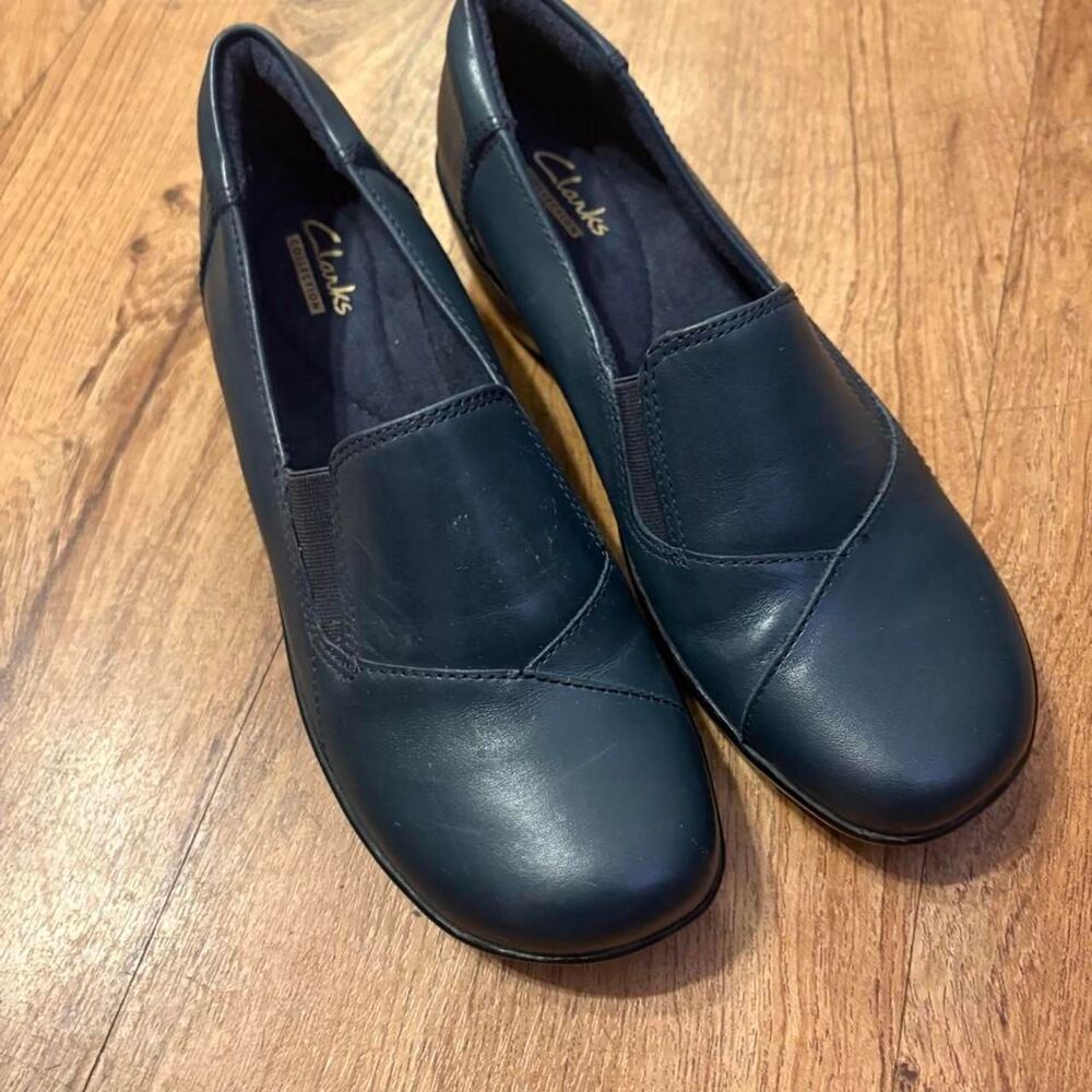Clarks Women's Black and Navy Loafers